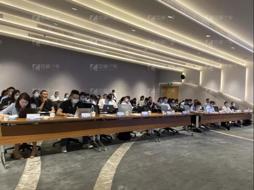 臣通顧問 臣通顧問