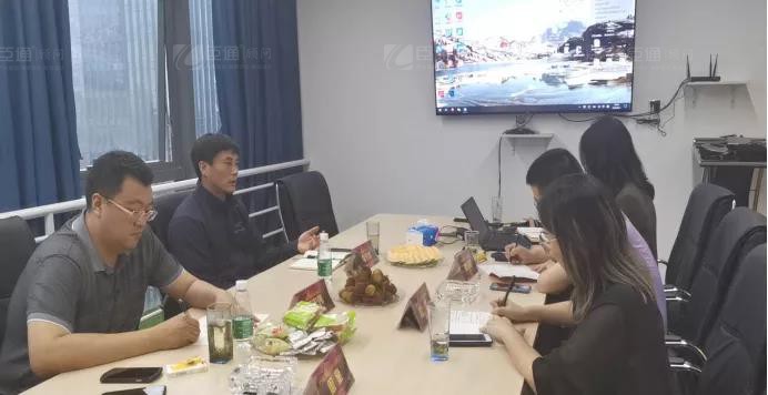 大慶市龍鳳區(qū)區(qū)長(zhǎng)李偉峰一行到訪臣通 大慶市龍鳳區(qū)區(qū)長(zhǎng)李偉峰一行到訪臣通